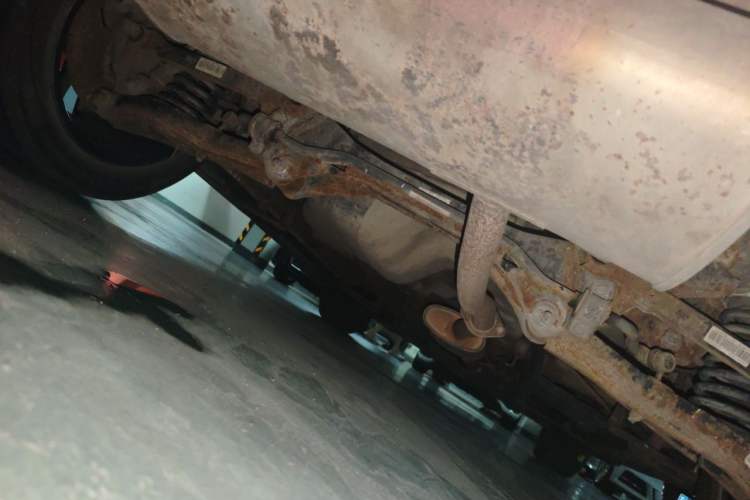 Used Soueast DX7 2015 1.5T Automatic Luxury Model Chassis Rear