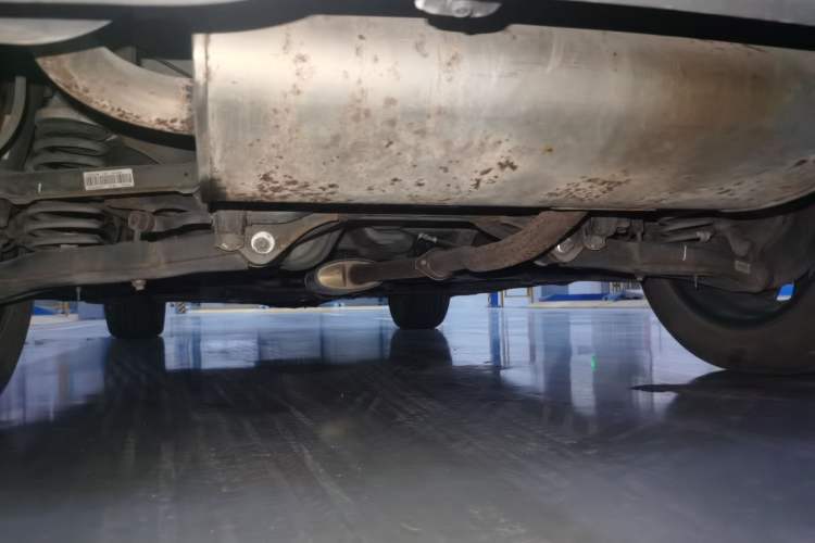 Used Soueast DX7 2015 1.5T Automatic Luxury Model Chassis Rear