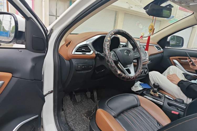 Used Soueast DX7 2015 1.5T Manual Luxury Model Driver Seat