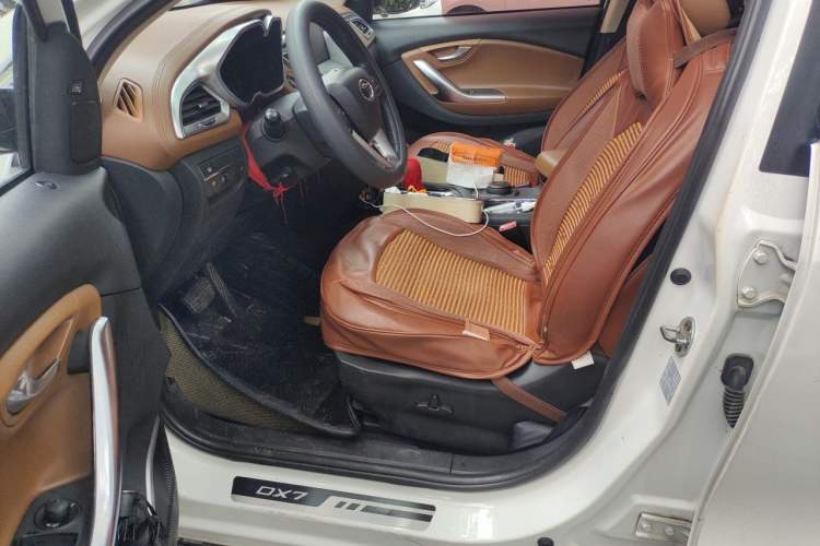 Used Soueast DX7 2015 1.5T Automatic Prestige Model Driver Seat