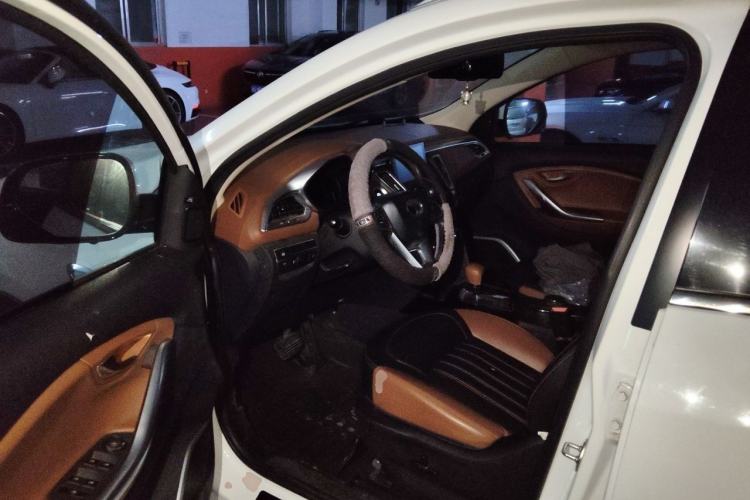Used Soueast DX7 2015 1.5T Automatic Prestige Model Driver Seat