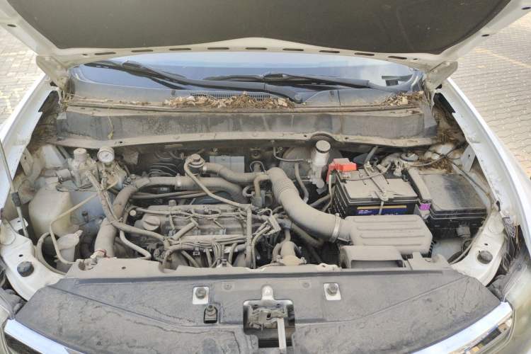 Used Soueast DX7 2015 1.5T Automatic Prestige Model Engine Bay