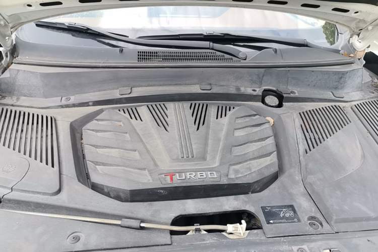 Used Soueast DX7 2015 1.5T Automatic Luxury Model Engine Bay