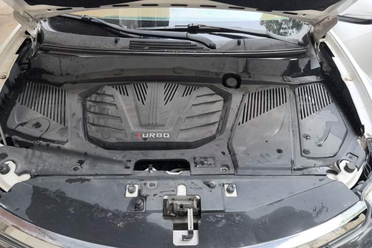 Used Soueast DX7 2015 1.5T Automatic Luxury Model Engine Bay