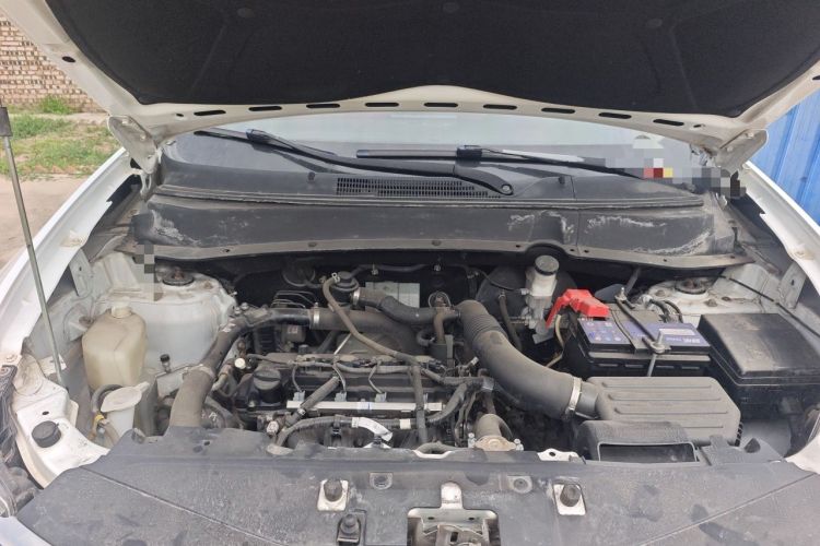 Used Soueast DX7 2015 1.5T Automatic Luxury Model Engine Bay