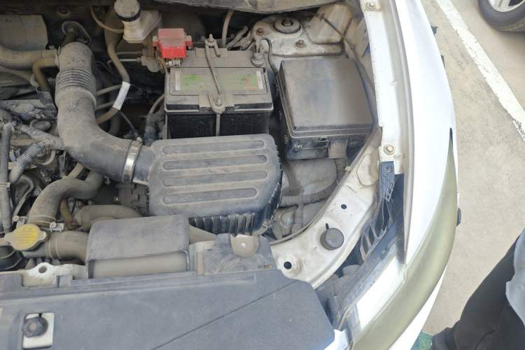 Used Soueast DX7 2015 1.5T Automatic Luxury Model Engine Bay Left