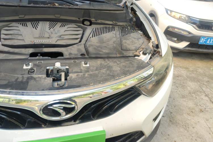 Used Soueast DX7 2015 1.5T Automatic Luxury Model Engine Bay Left