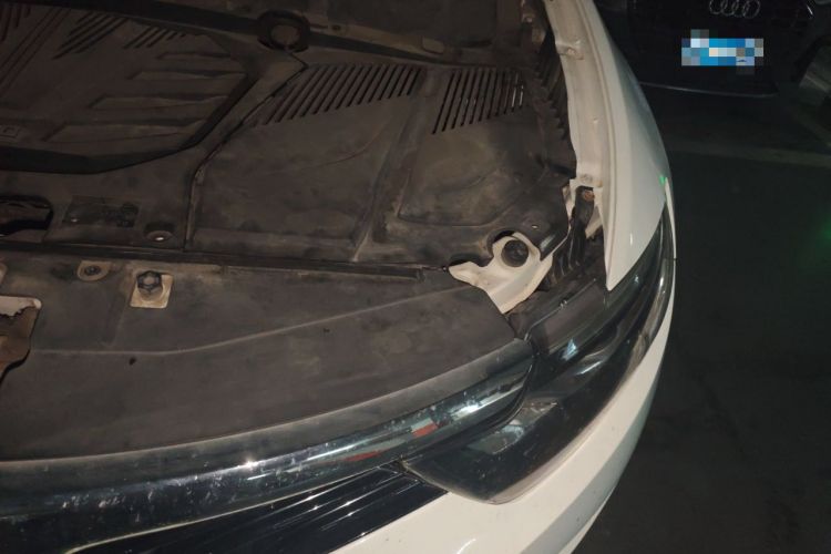 Used Soueast DX7 2015 1.5T Automatic Luxury Model Engine Bay Left