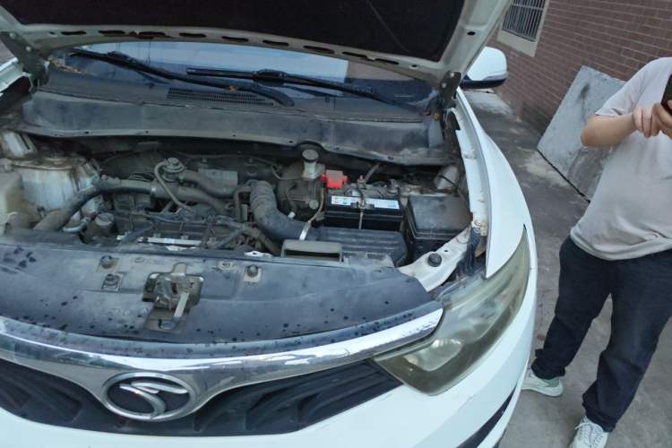 Used Soueast DX7 2015 1.5T Automatic Elite Model Engine Bay Left