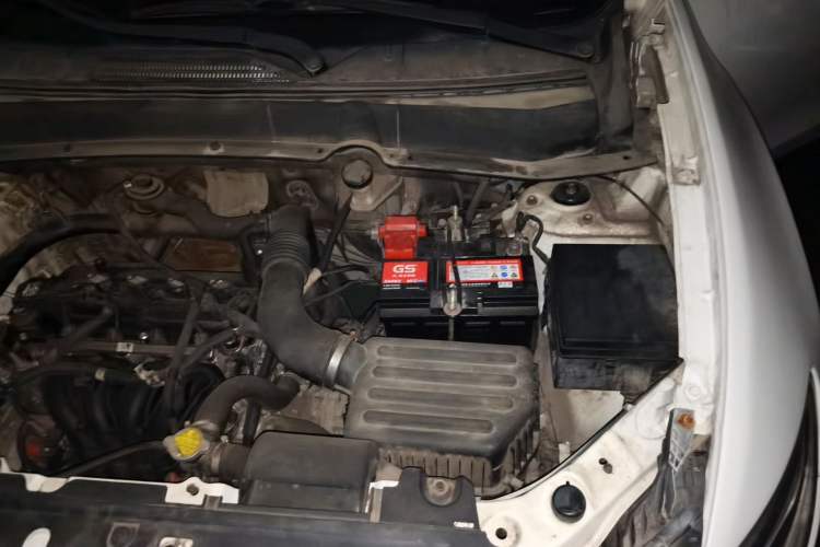 Used Soueast DX7 2015 1.5T Manual Luxury Model Engine Bay Left