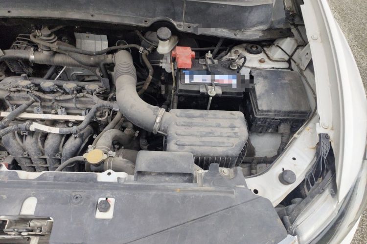 Used Soueast DX7 2015 1.5T Manual Luxury Model Engine Bay Left