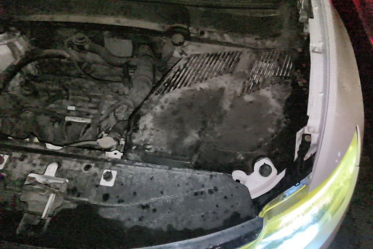 Used Soueast DX7 2015 1.5T Automatic Prestige Model Engine Bay Left