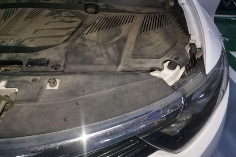 Used Soueast DX7 2015 1.5T Automatic Luxury Model Engine Bay Left