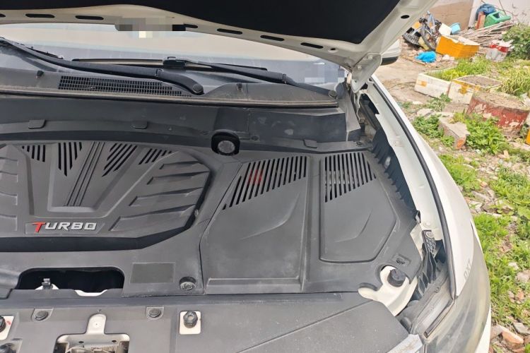 Used Soueast DX7 2015 1.5T Automatic Prestige Model Engine Bay Left