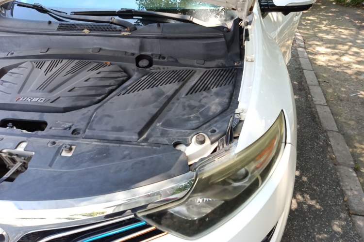 Used Soueast DX7 2015 1.5T Automatic Luxury Model Engine Bay Left