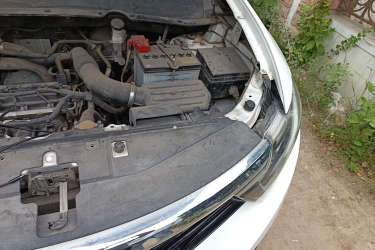 Used Soueast DX7 2015 1.5T Manual Luxury Model Engine Bay Left