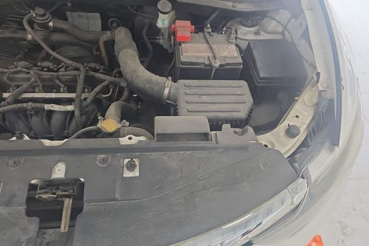Used Soueast DX7 2015 1.5T Automatic Luxury Model Engine Bay Left