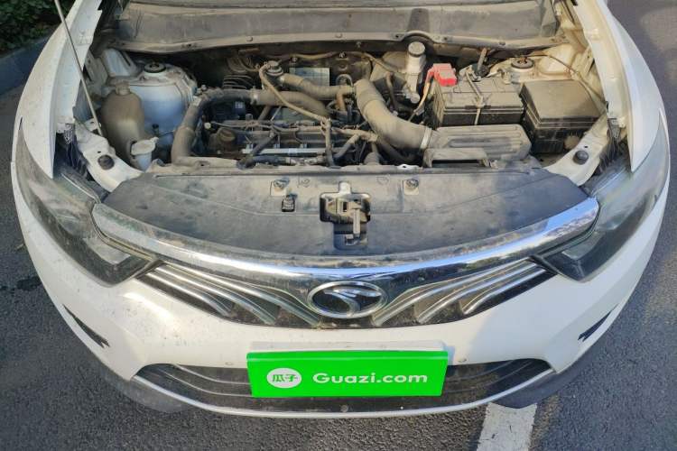 Used Soueast DX7 2015 1.5T Automatic Luxury Model Engine Bay