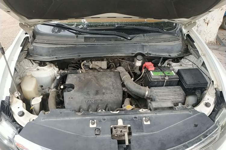 Used Soueast DX7 2015 1.5T Automatic Luxury Model Engine Bay
