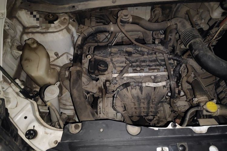 Used Soueast DX7 2015 1.5T Automatic Luxury Model Engine Bay Right
