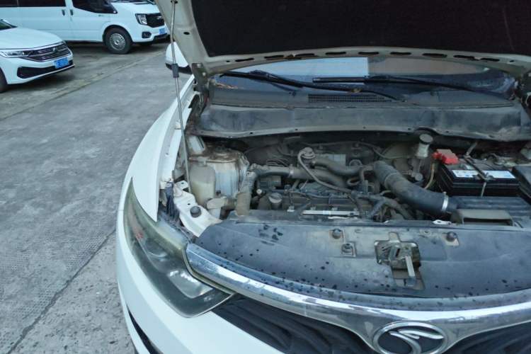 Used Soueast DX7 2015 1.5T Automatic Elite Model Engine Bay Right