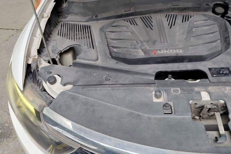 Used Soueast DX7 2015 1.5T Manual Luxury Model Engine Bay Right