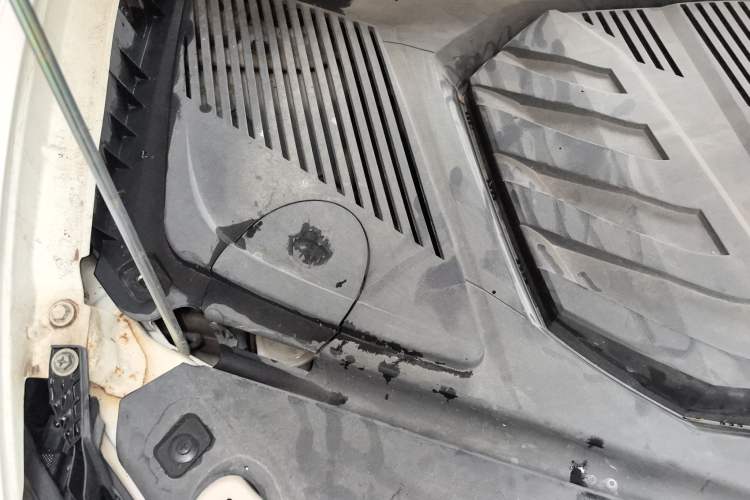Used Soueast DX7 2015 1.5T Automatic Luxury Model Engine Bay Right