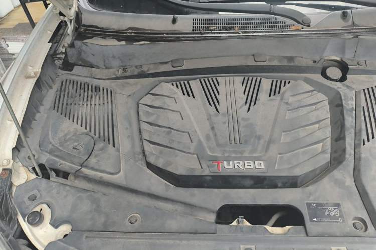 Used Soueast DX7 2015 1.5T Automatic Luxury Model Engine Bay Right