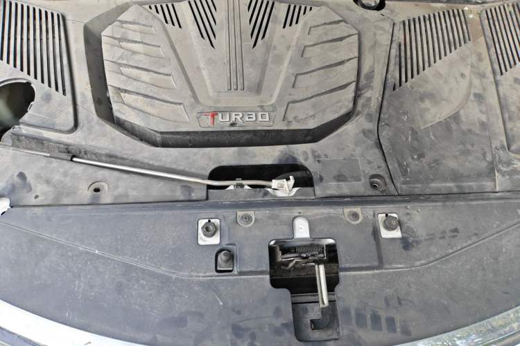 Used Soueast DX7 2015 1.5T Automatic Luxury Model Engine Bay