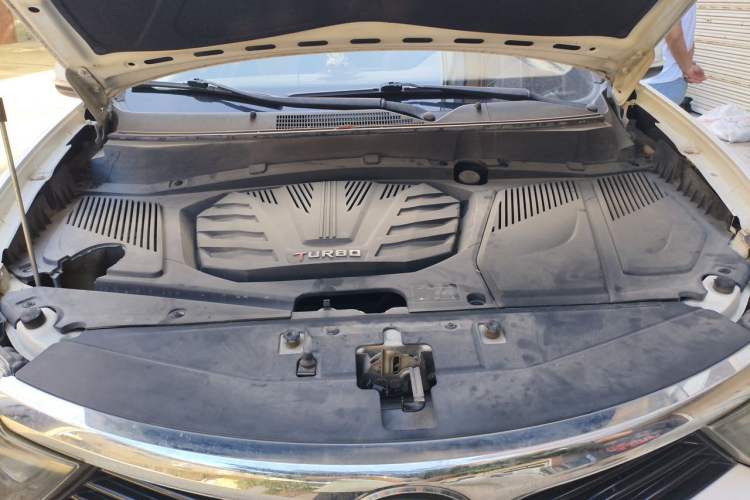 Used Soueast DX7 2015 1.5T Manual Luxury Model Engine Bay