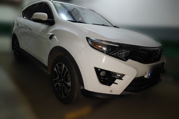 Used Soueast DX7 2015 1.5T Automatic Luxury Model Front Right 45 Deg