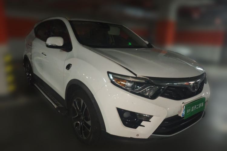 Used Soueast DX7 2015 1.5T Automatic Luxury Model Front Right 45 Deg
