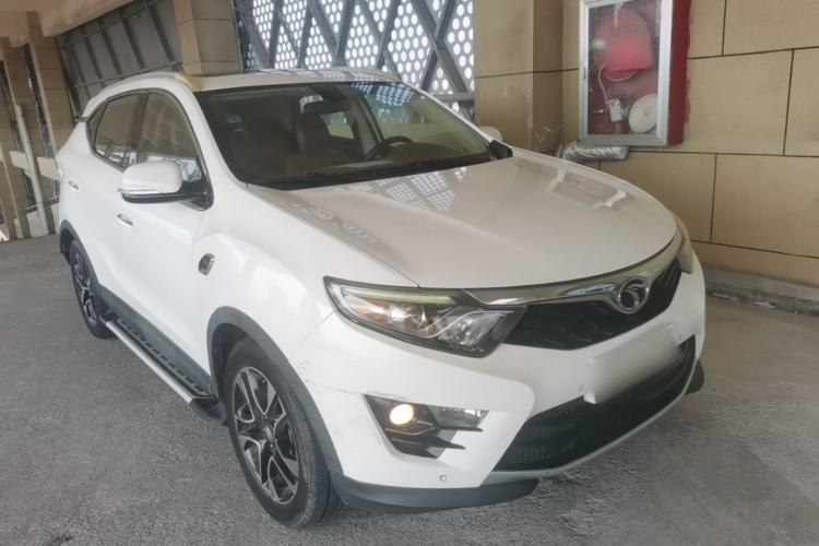 Used Soueast DX7 2015 1.5T Automatic Luxury Model Front Right 45 Deg