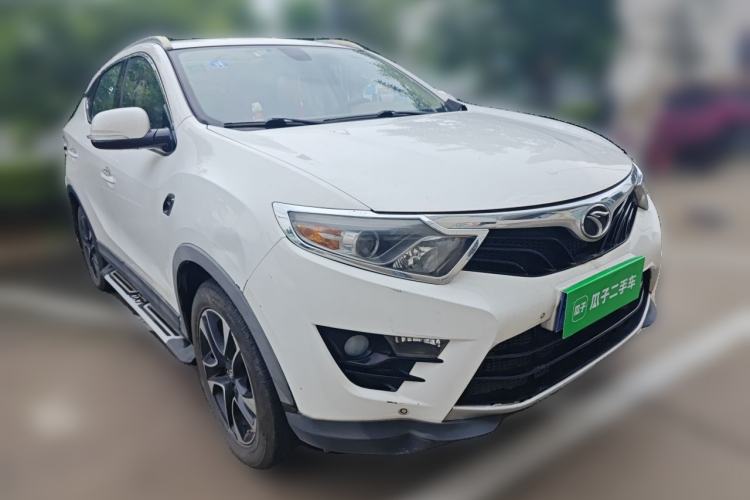Used Soueast DX7 2015 1.5T Manual Luxury Model Front Right 45 Deg