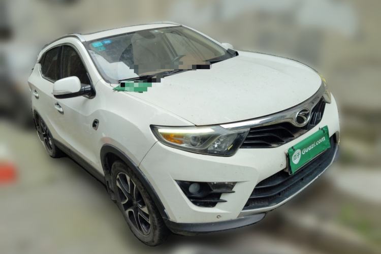 Used Soueast DX7 2015 1.5T Manual Luxury Model Front Right 45 Deg