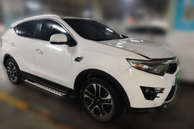 Used Soueast DX7 2015 1.5T Automatic Luxury Model Front Right 45 Deg