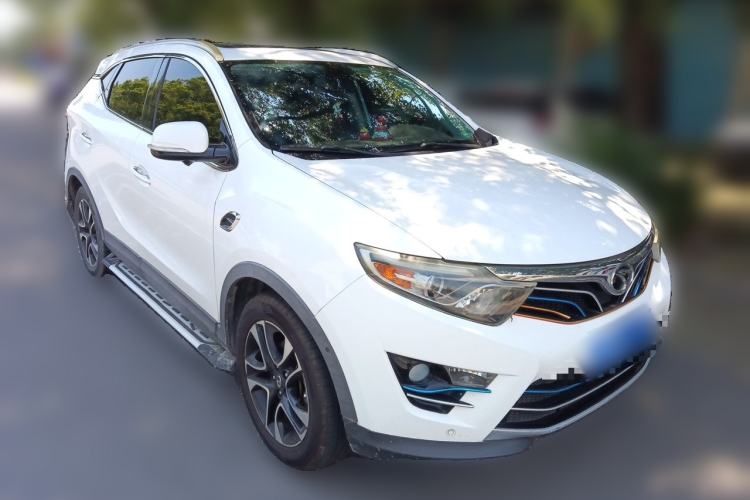 Used Soueast DX7 2015 1.5T Automatic Luxury Model Front Right 45 Deg