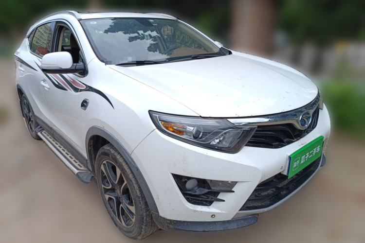 Used Soueast DX7 2015 1.5T Manual Luxury Model Front Right 45 Deg