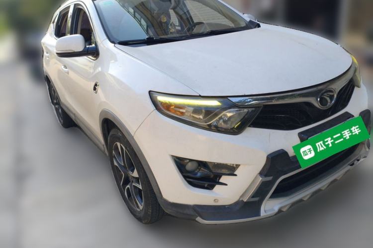 Used Soueast DX7 2015 1.5T Manual Luxury Model Front Right 45 Deg