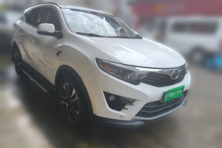 Used Soueast DX7 2015 1.5T Automatic Luxury Model Front Right 45 Deg