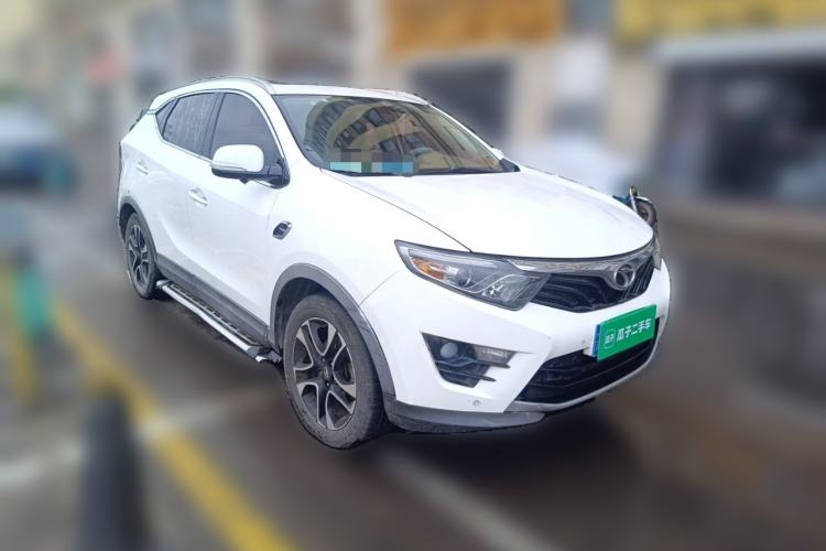 Used Soueast DX7 2015 1.5T Manual Luxury Model Front Right 45 Deg