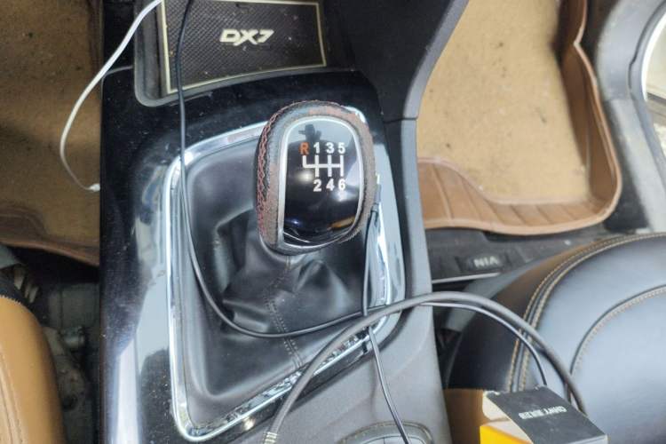 Used Soueast DX7 2015 1.5T Manual Luxury Model Gear Lever