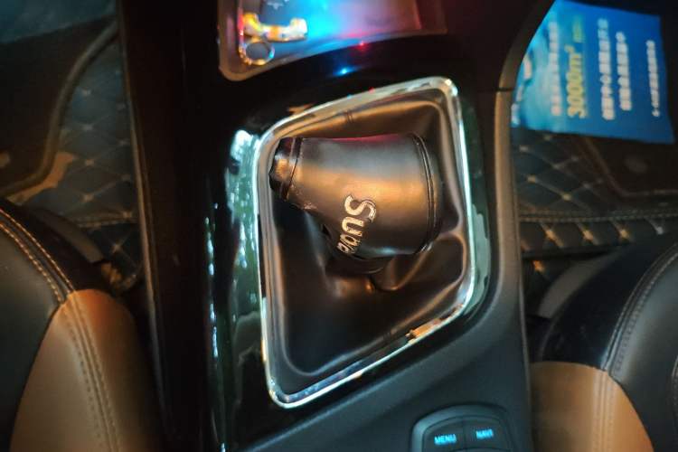 Used Soueast DX7 2015 1.5T Manual Luxury Model Gear Lever