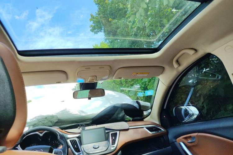 Used Soueast DX7 2015 1.5T Automatic Prestige Model Headliner