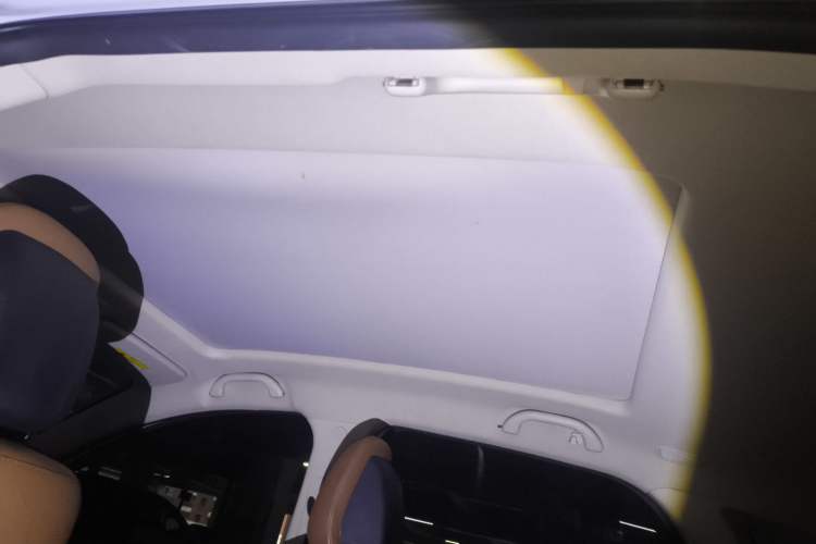 Used Soueast DX7 2015 1.5T Automatic Luxury Model Headliner