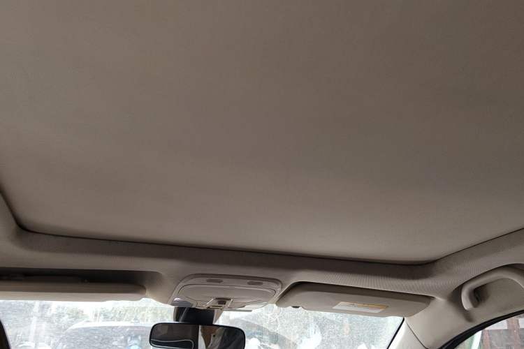 Used Soueast DX7 2015 2.0T Manual Sport Luxury Edition Headliner