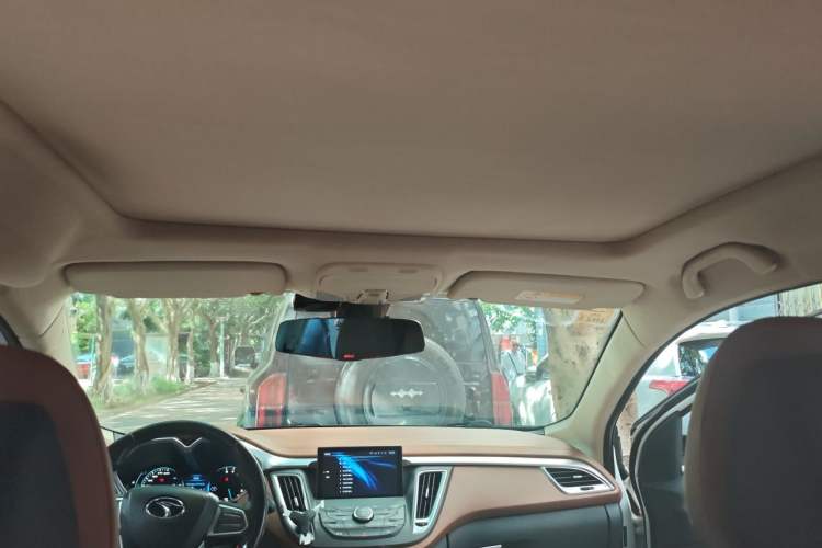Used Soueast DX7 2015 1.5T Manual Luxury Model Headliner