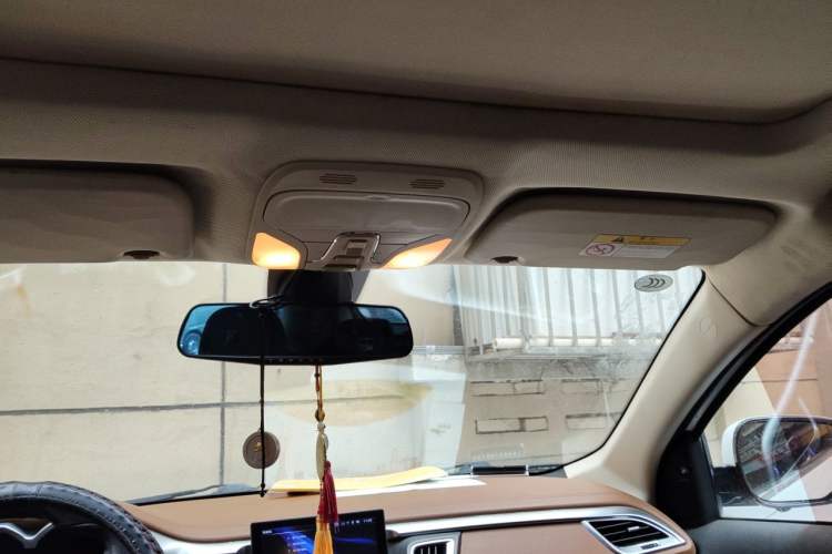 Used Soueast DX7 2015 1.5T Automatic Prestige Model Headliner