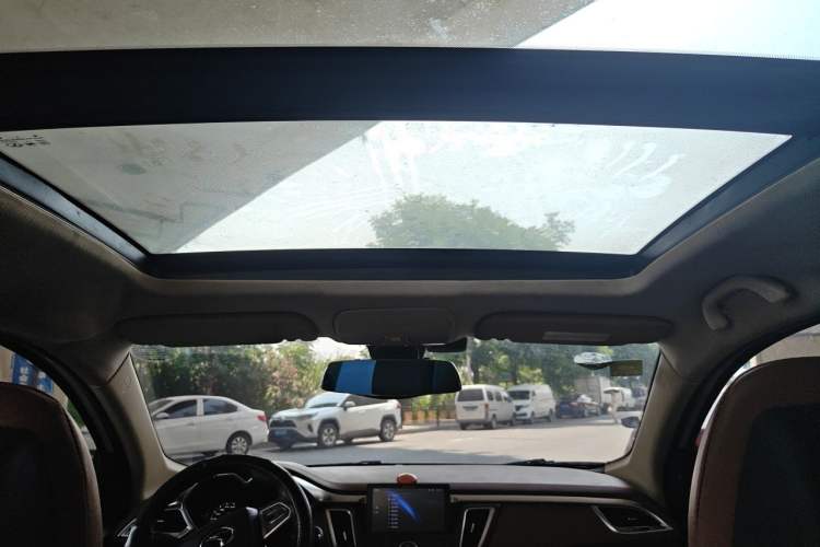 Used Soueast DX7 2015 1.5T Automatic Prestige Model Headliner