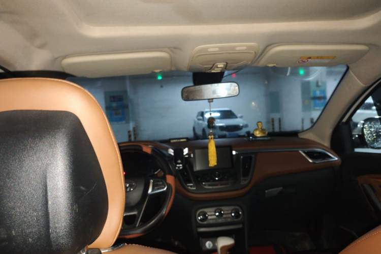 Used Soueast DX7 2015 1.5T Automatic Luxury Model Headliner